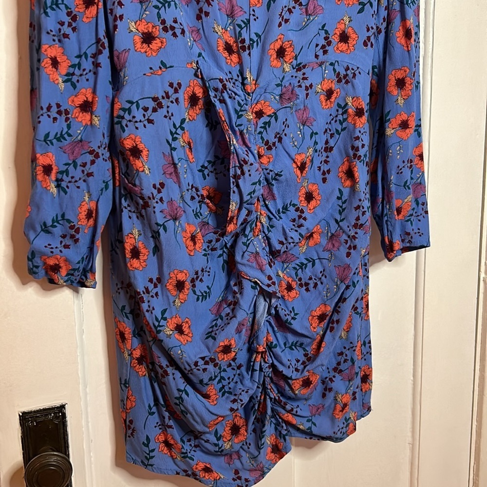 ASTR The Label V Neck Ruched Ruffle Front Long Sleeve Floral Mini Dress - Picture 5 of 13